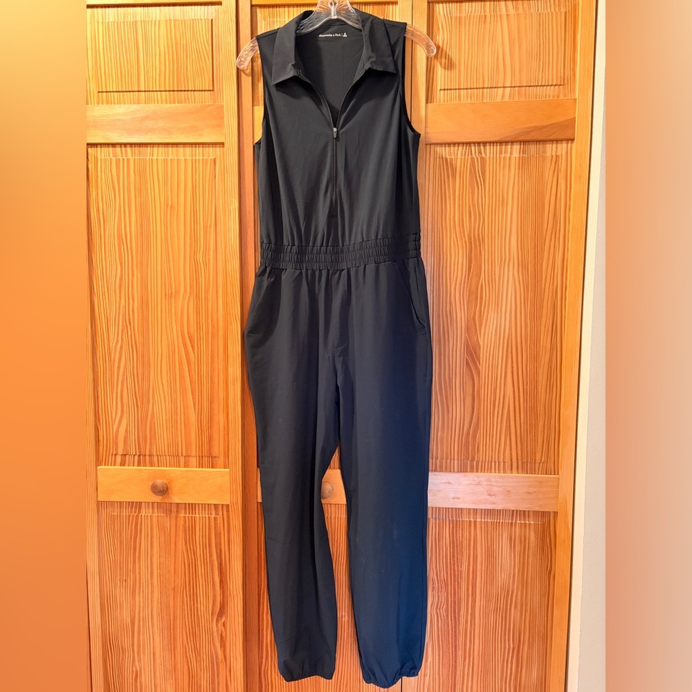 Abercrombie & Fitch Black Sleeveless Jumpsuit